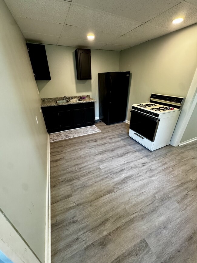 187-189 N Main St Unit 1