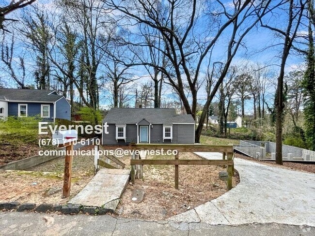 Building Photo - 2028 Arlington Cir NW Rental