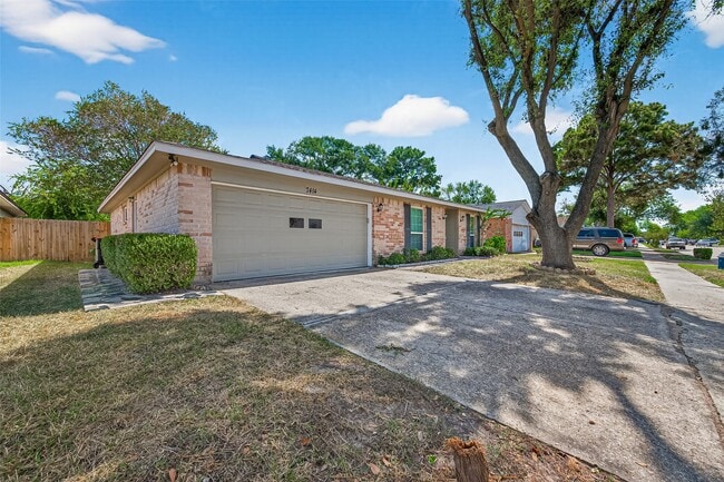 Photo - 7414 Breccia Dr