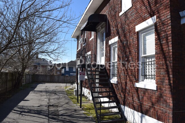 167 N Willett St Unit 1