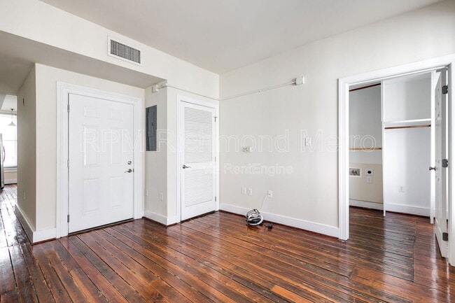 Photo - 1321 1/2 E Main St Unidad 313