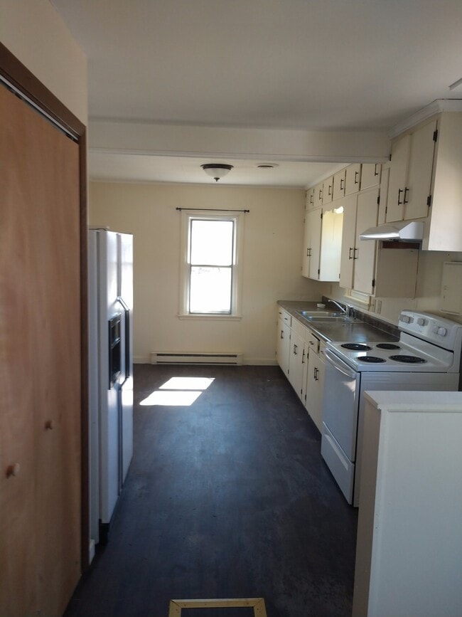Photo - 702 Main St