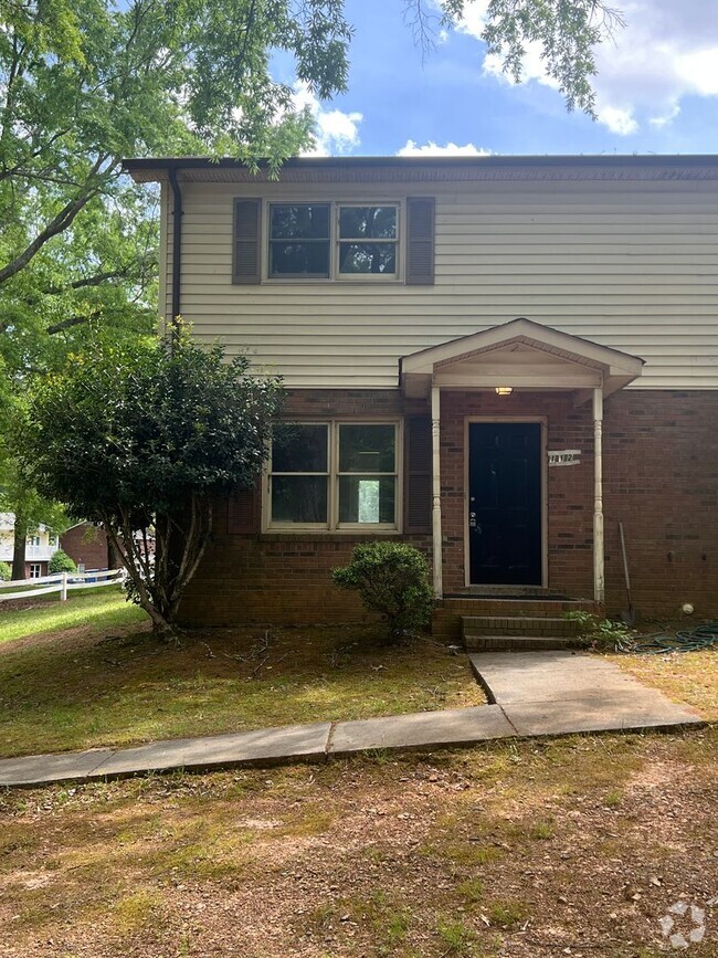 Building Photo - 2 Bedroom Duplex Available (Wingate) Rental