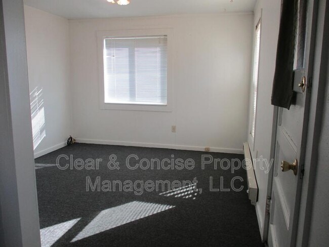 Photo - 157 1/2 Monroe Street