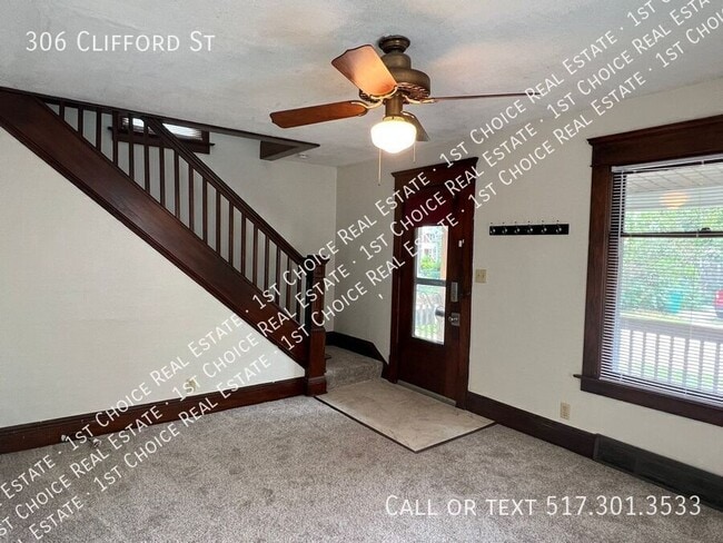 Photo - 306 Clifford St
