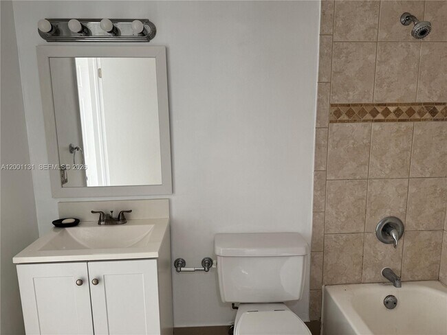 Photo - 13120 SW 92nd Ave Unidad B-303