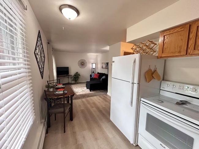 Photo - 212 N Main St