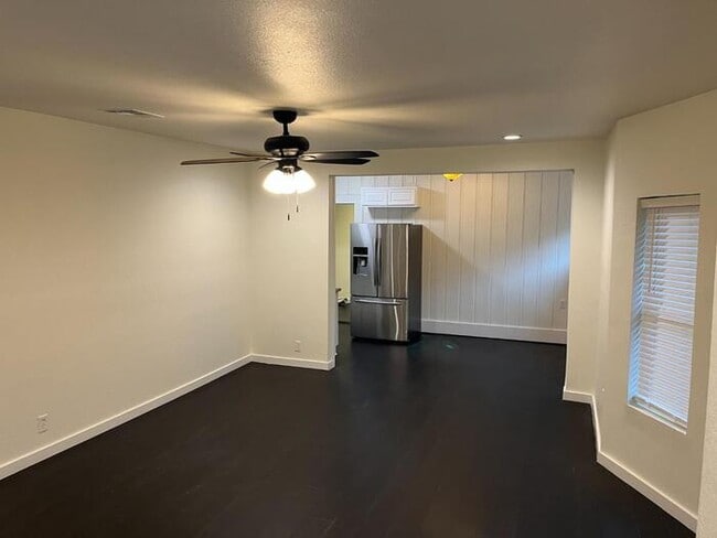 Photo - 1515 W Woodard St