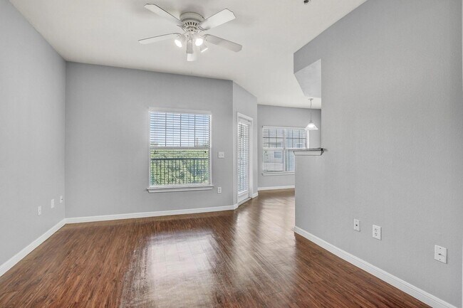 Photo - 2320 Gracy Farms Ln Unit 1024