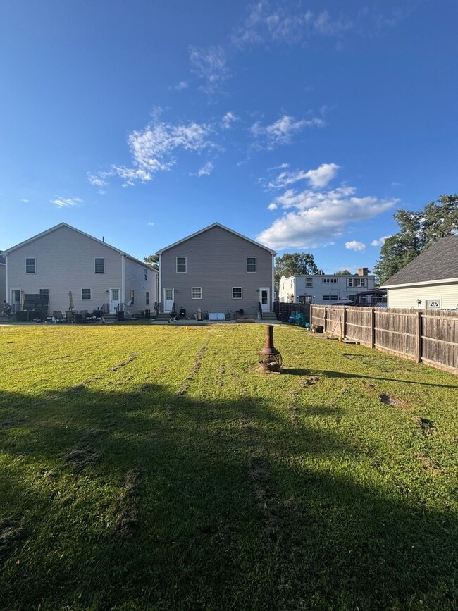 Photo - 125-127 Laconia Unit 127