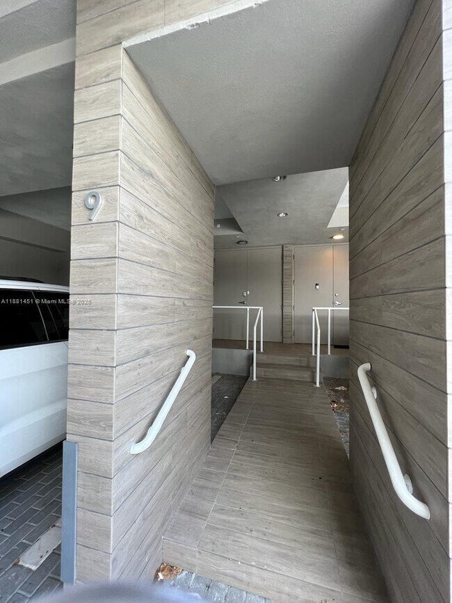 Photo - 1000 99th St Unidad 10