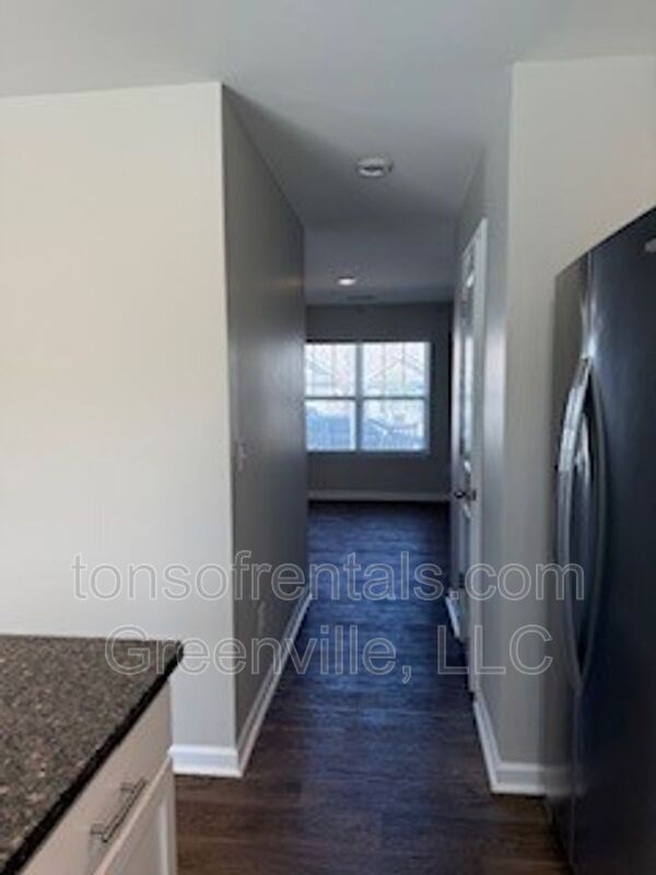 Photo - 304 Millen Dr