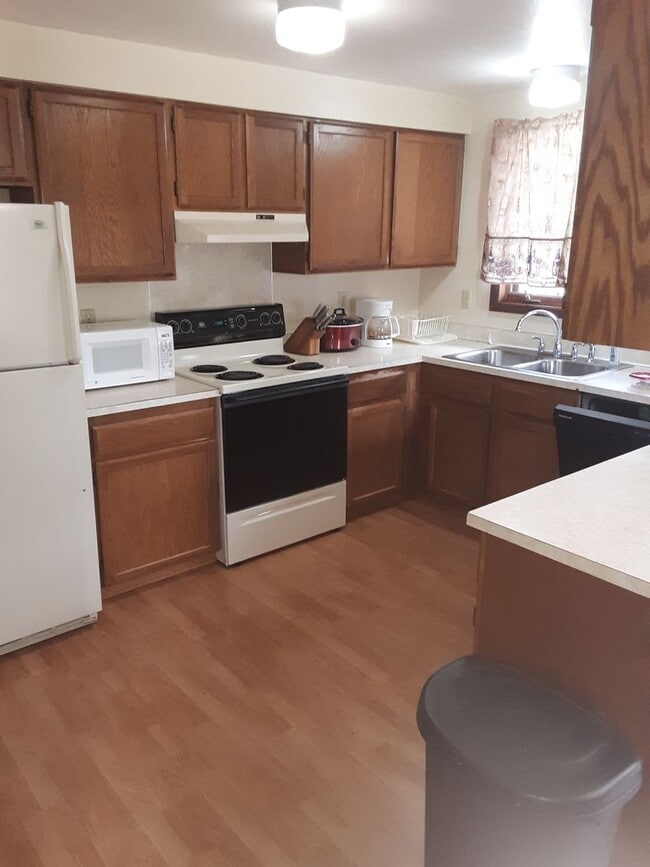 Photo - 6955 Winchester Dr Unit 6957