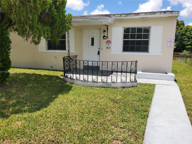 Photo - 1240 NE 143rd St Casa