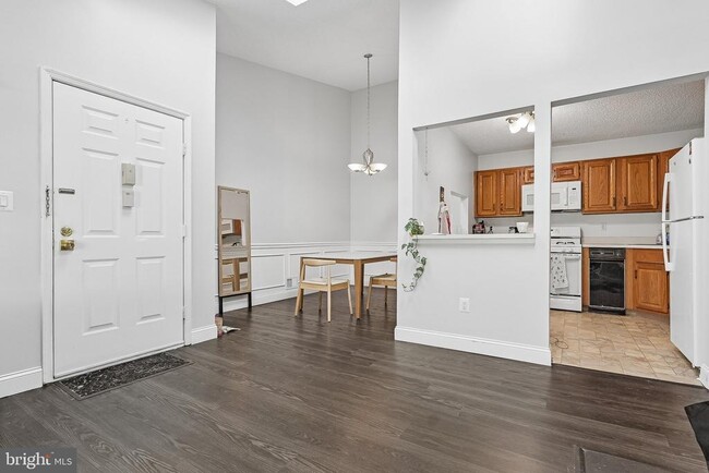 Photo - 11 Poillon Ct