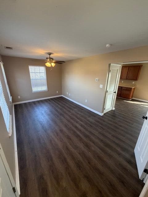3815 Lady Di Ln