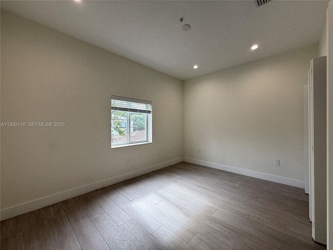 Photo - 1786 SW 9th St