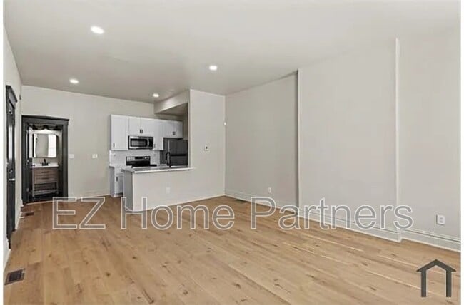 Photo - 2319 Indiana Ave Unit 1F