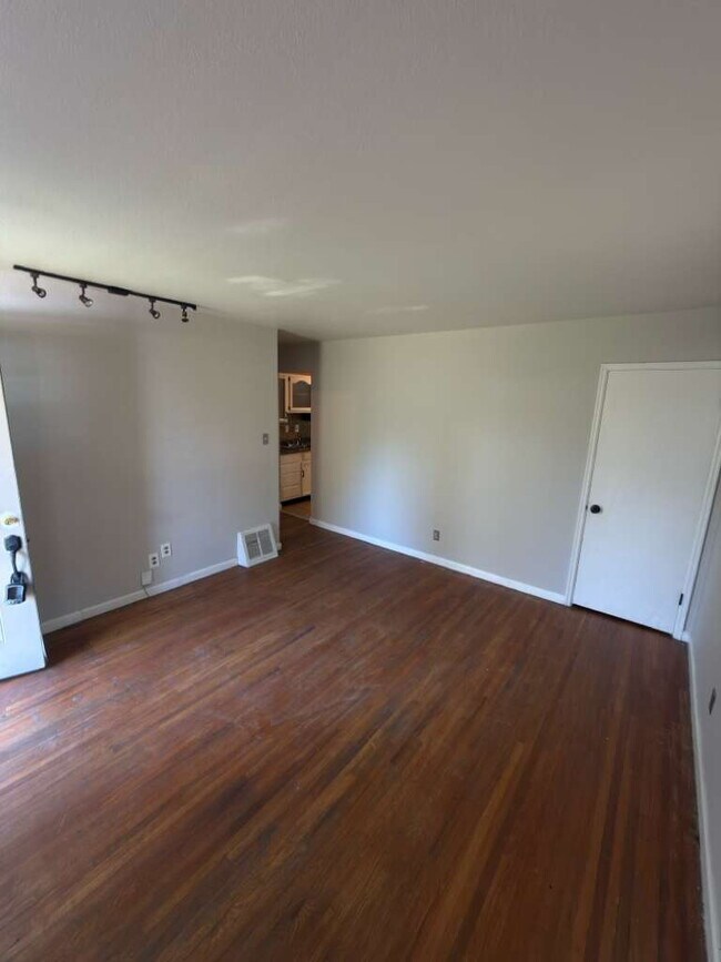 Photo - 10421 Renfrew Dr