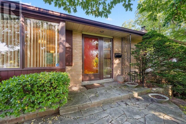 Photo - 1095 Linbrook Rd