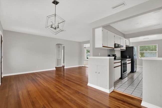 Photo - 10711 Seminole Dr N