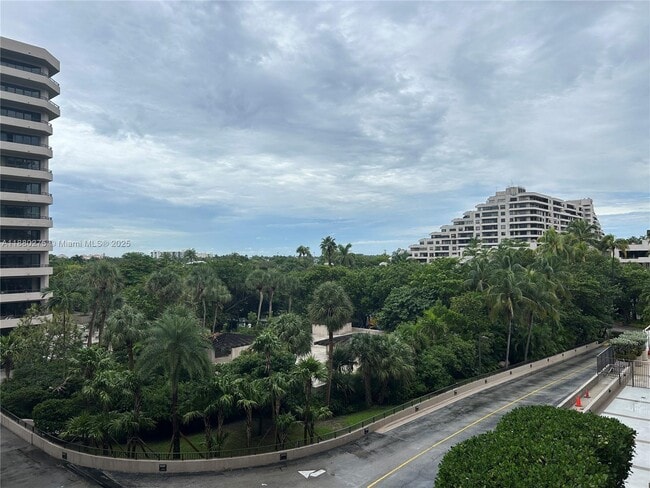 Photo - 251 Crandon Blvd Unit 424