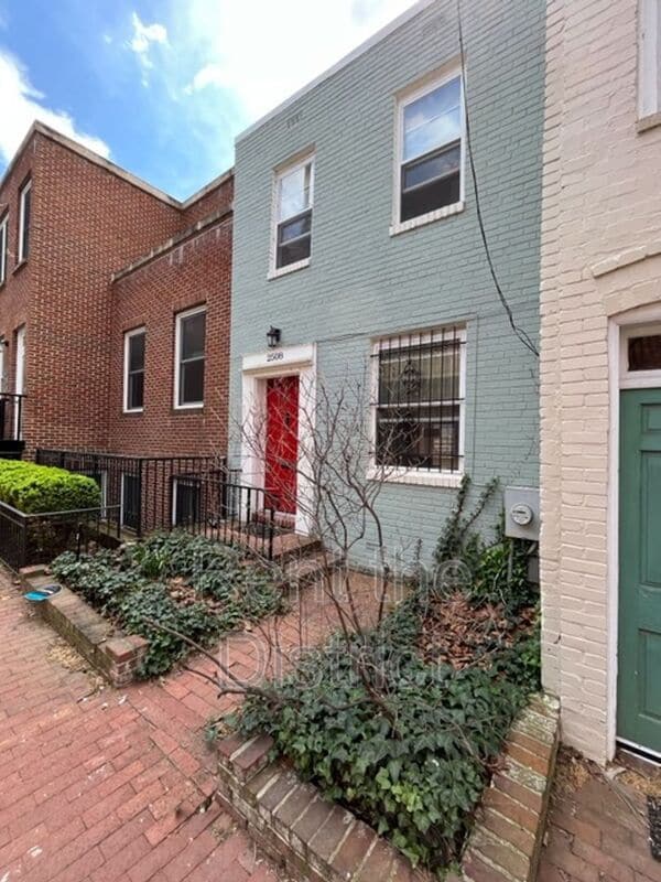 Photo - 2508 East Place NW