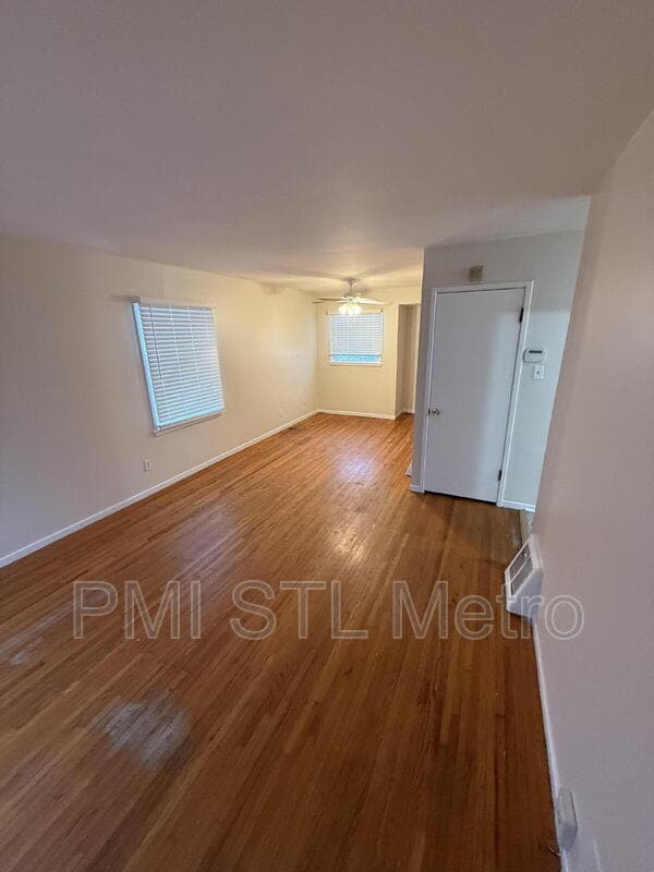 Photo - 10327 Renfrew Dr