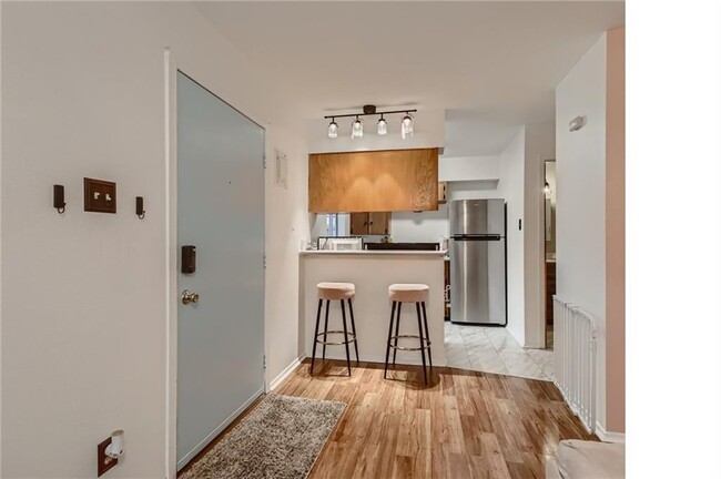 Photo - 1011 W 23rd St Condo Unit 103