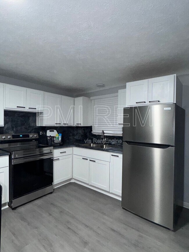 Photo - Newton Apartments