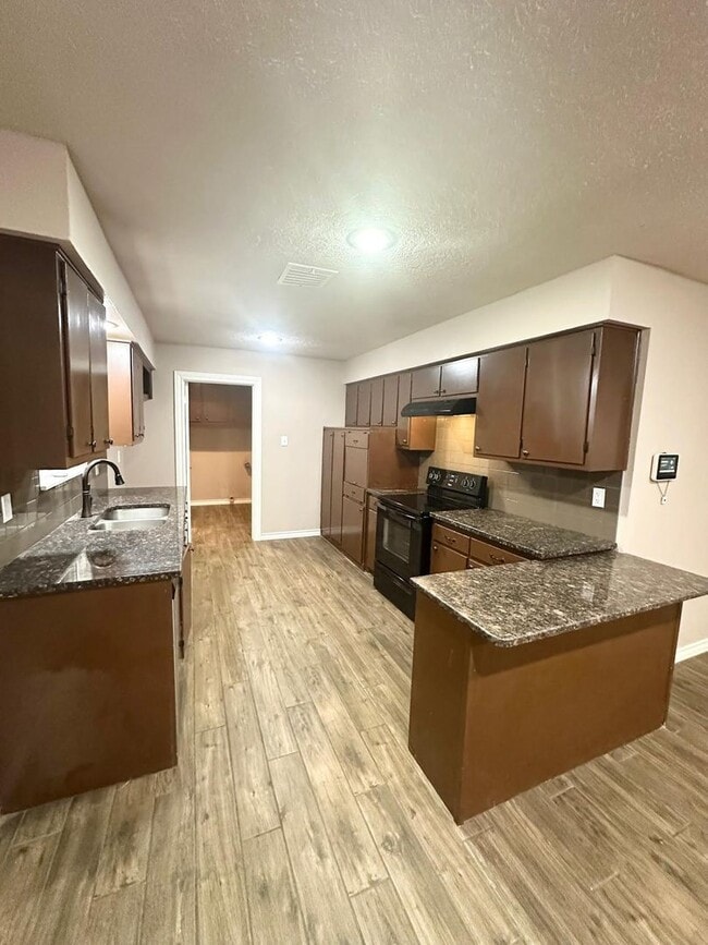 Photo - 3 Bed 2.5 Bath Ready To Rent ASAP!