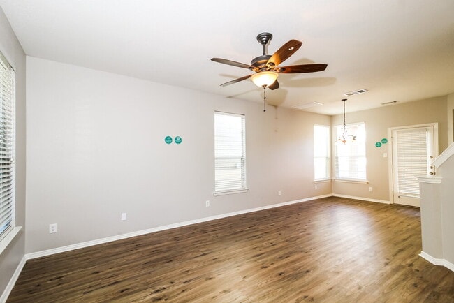 Photo - 9854 Cedarcrest Dr