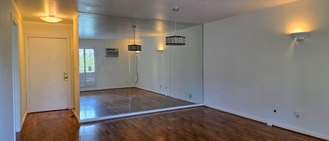Living/diningroom - 1222 N Olive Dr Unit 305