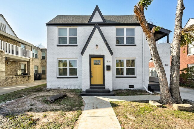 Photo - N Gatewood Ave Duplex Unidad 1833