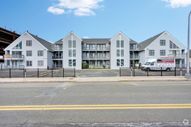 Building Photo - 42 Hamilton Ave Unit 11 Rental