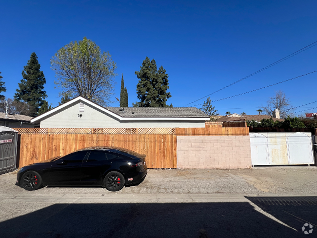 Building Photo - 17046 San Fernando Mission Blvd Rental