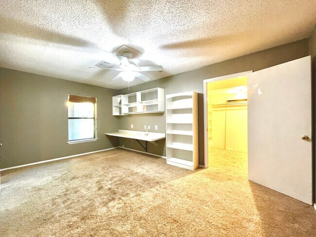 Photo - 1328 Kings Row