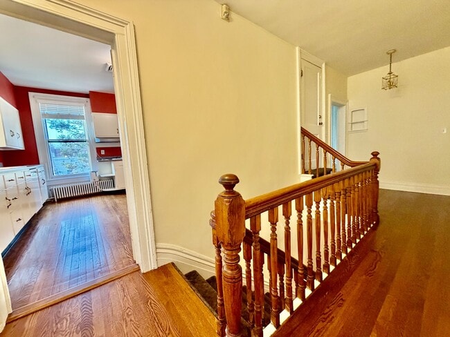 Photo - 225 N Broadway