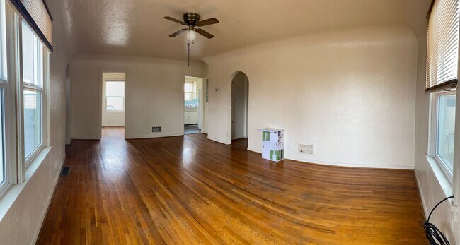 Photo - Duplex Close To Everything