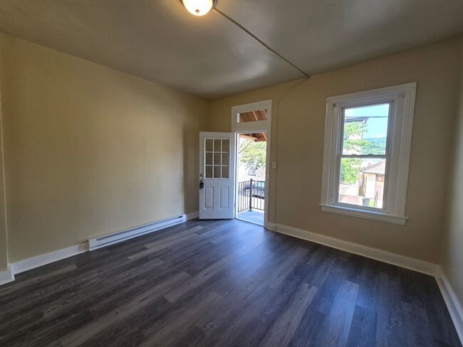 Building Photo - 406 Pawnee St Rental