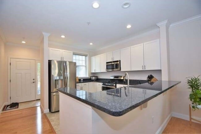 Photo - 855 Main St Unit 33