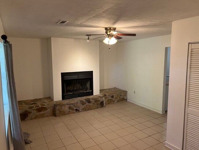 Photo - 2609 Forestdale Ave Unit Downstairs Apartment