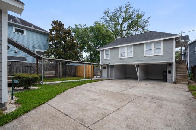 Photo - 1536 Columbia St House