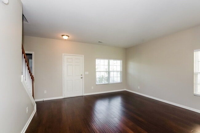 Photo - 114 Farmers Folly Dr