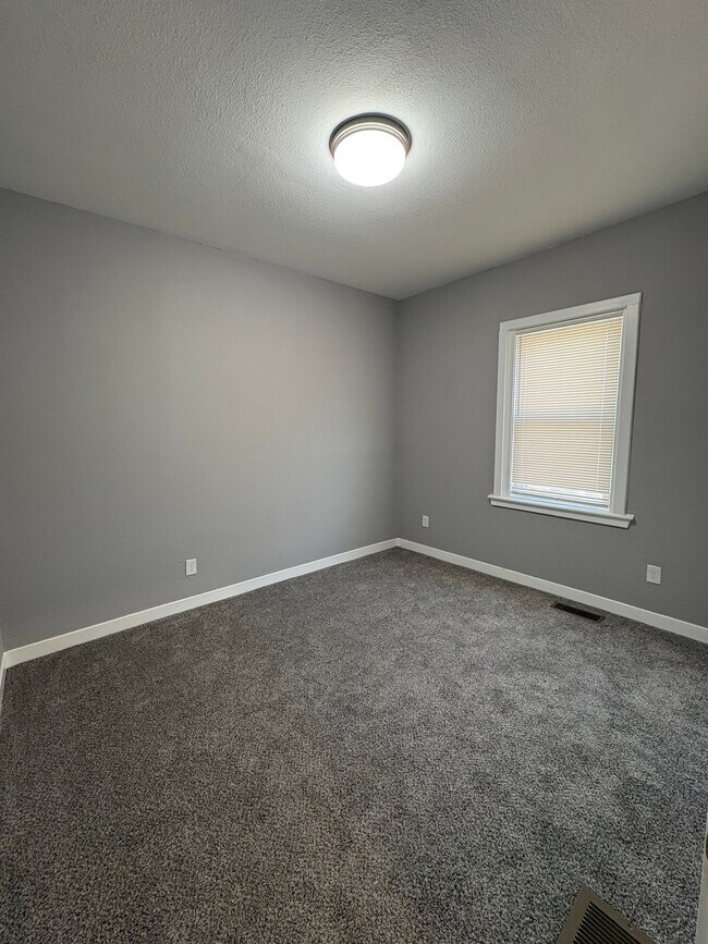 Photo - 1237 Knox Ave N Unit 1237