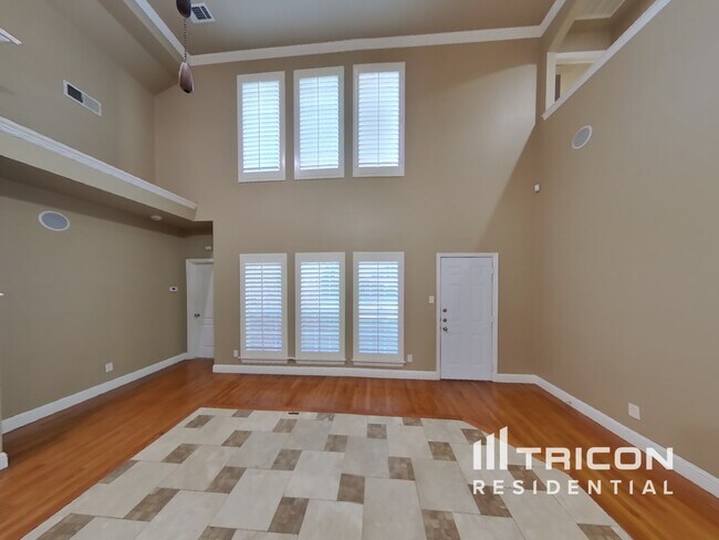 Photo - 1609 Teakwood Dr House