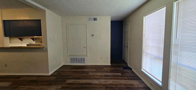 Photo - Tour Today!  2/1.5 Townhome in Longview