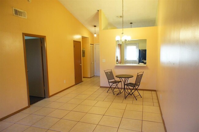 Photo - 104 Creekside Way