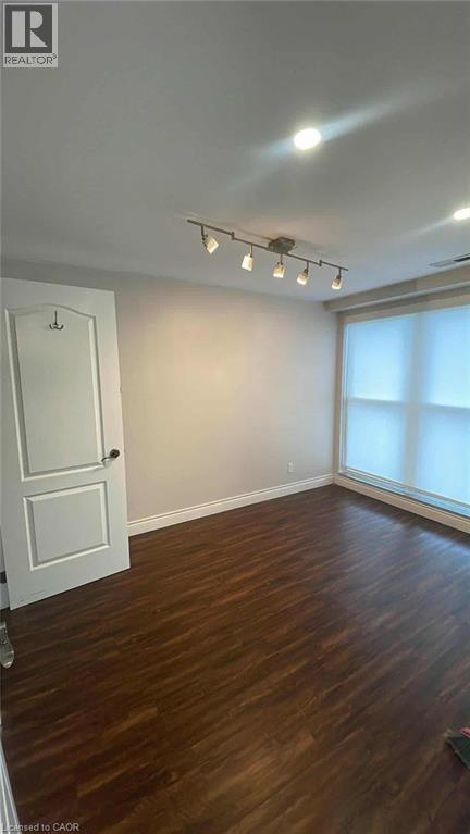 Photo - 135 James St S Unité 1506
