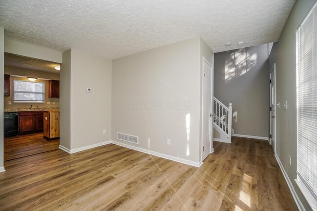 Photo - 458 Pruden Dr